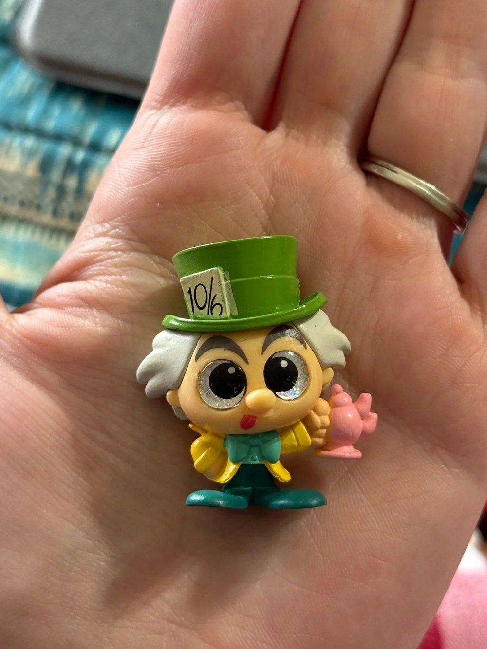 Disney Doorables Alice In Wonderland Mad Hatter Mini Figure